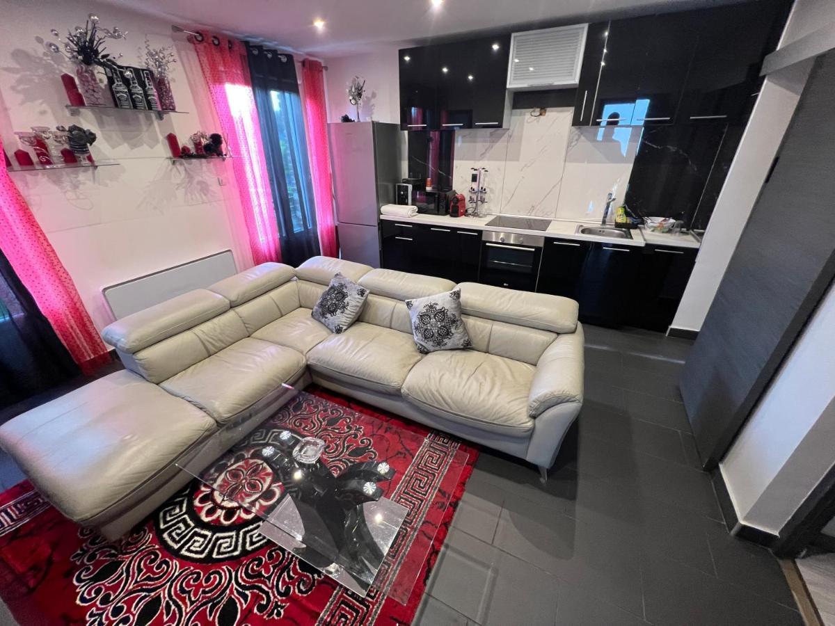 Ferienwohnung Zekri Livry-Gargan Exterior foto